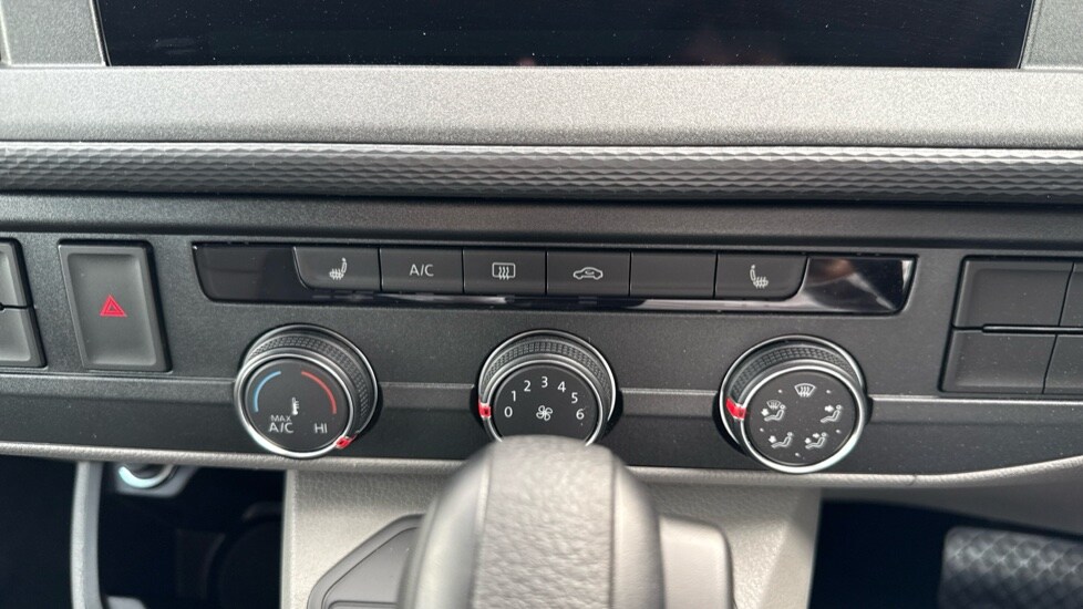 Used Volkswagen Transporter 2024 for sale - 76868527: Photo 13