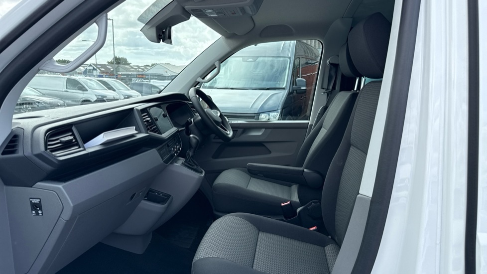 Used Volkswagen Transporter 2024 for sale - 76868527: Photo 2