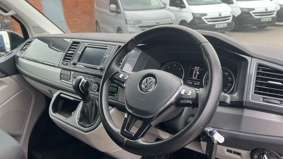 Used Volkswagen Transporter 2018 for sale - 76888755: Photo 6