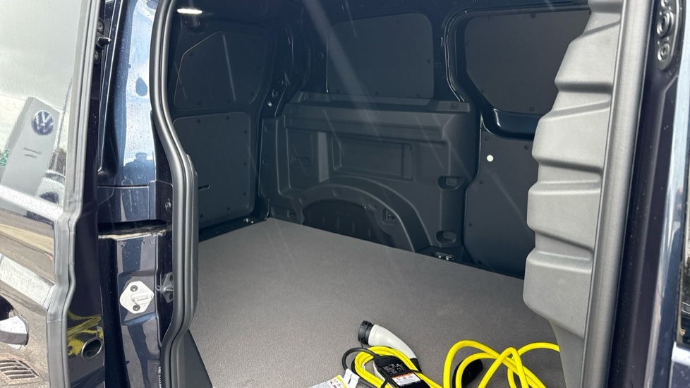 Used Volkswagen ID.Buzz 2025 for sale - 76870872: Photo 9