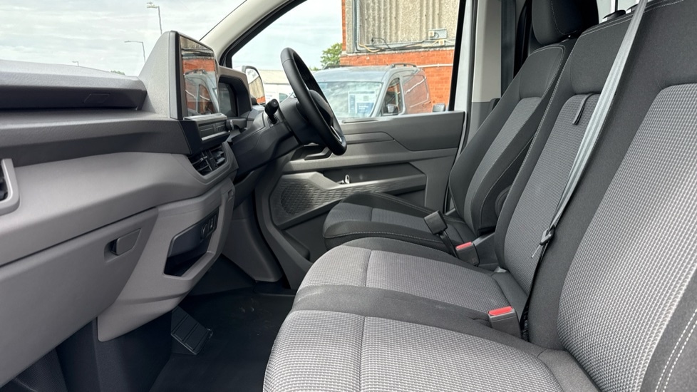 Used Volkswagen Transporter 2025 for sale - 76869452: Photo 2