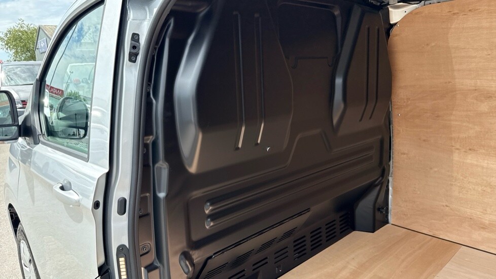 Used Volkswagen Transporter 2025 for sale - 76869452: Photo 42