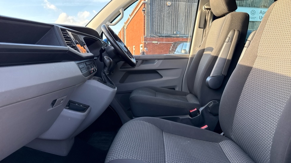 Used Volkswagen Transporter 2024 for sale - 76552353: Photo 2