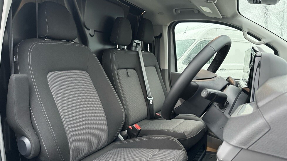 Used Volkswagen Transporter 2025 for sale - 76914879: Photo 28