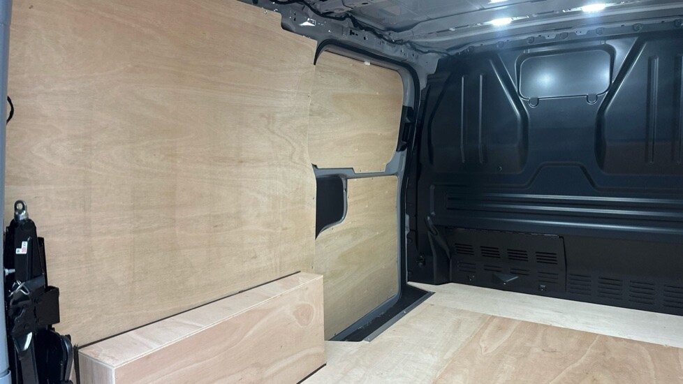 Used Volkswagen Transporter 2025 for sale - 76914879: Photo 30