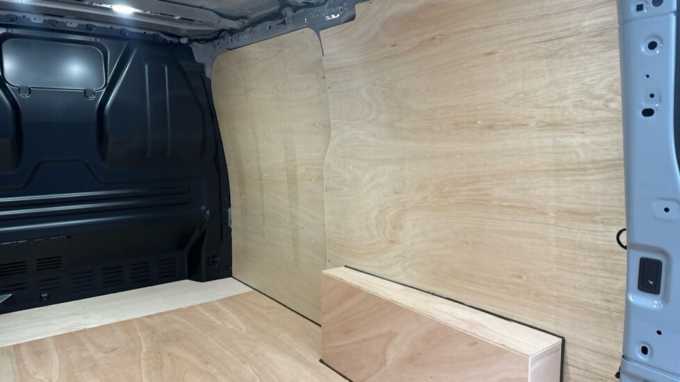 Used Volkswagen Transporter 2025 for sale - 76914879: Photo 31