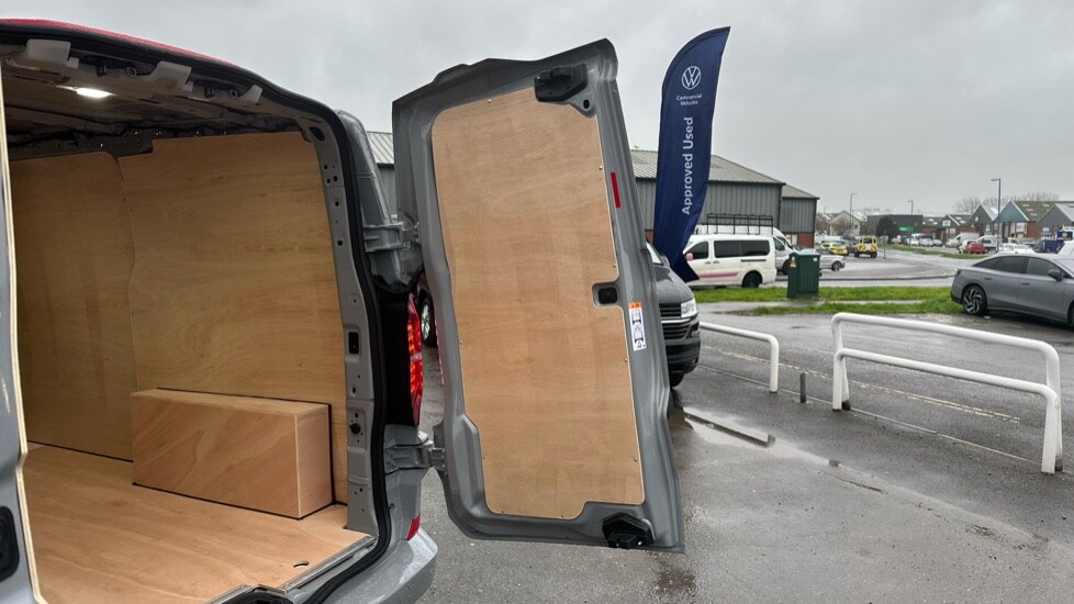 Used Volkswagen Transporter 2025 for sale - 76914879: Photo 32