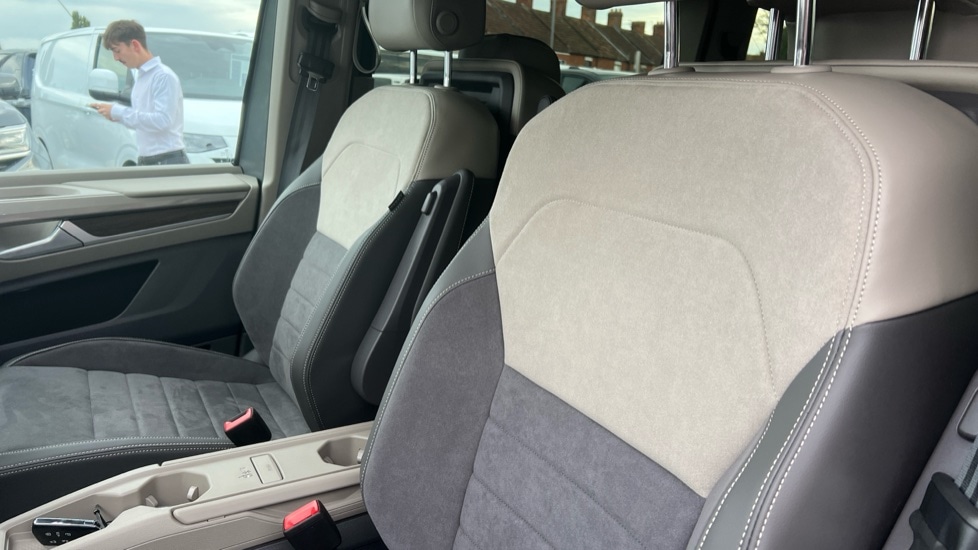 Used Volkswagen Multivan 2025 for sale - 76328161: Photo 17