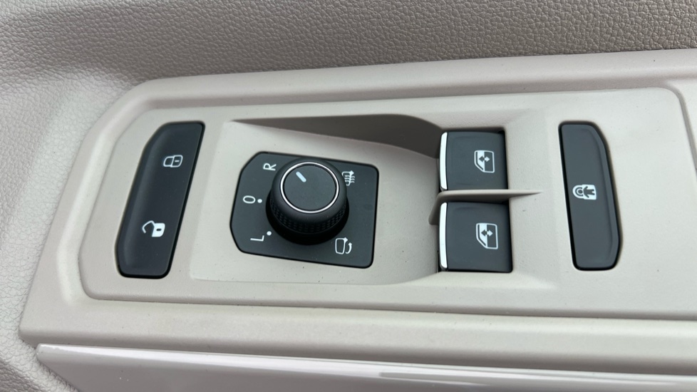 Used Volkswagen Multivan 2025 for sale - 76328161: Photo 21