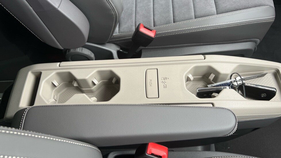 Used Volkswagen Multivan 2025 for sale - 76328161: Photo 34