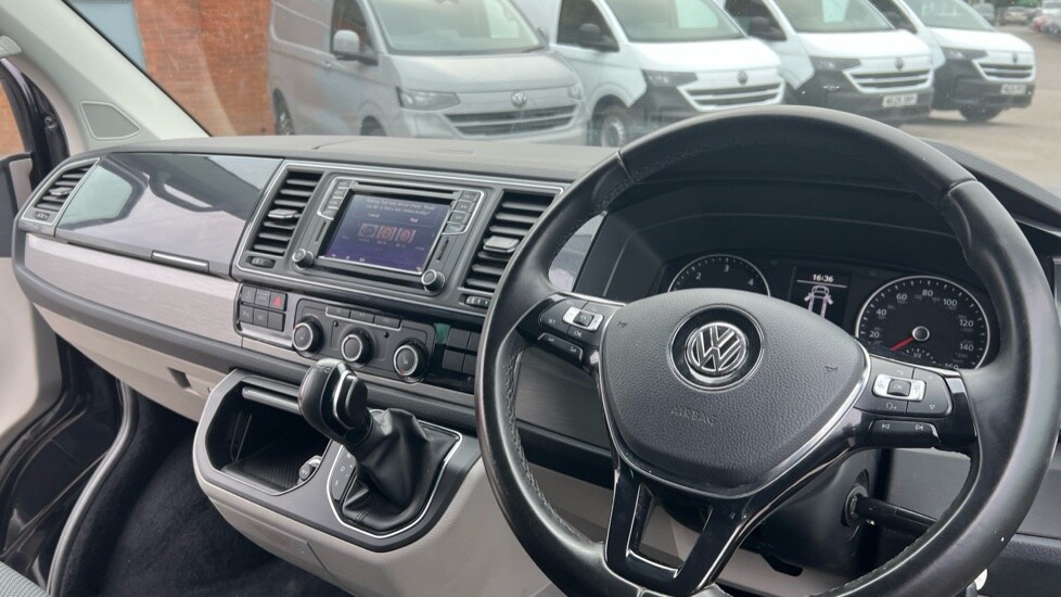 Used Volkswagen Transporter 2018 for sale - 76647830: Photo 12