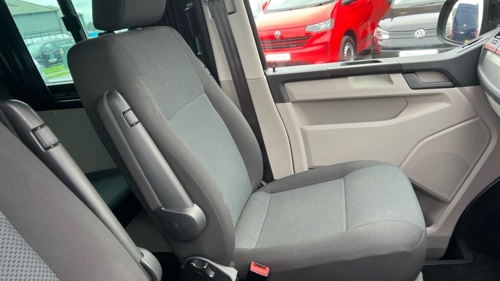 Used Volkswagen Transporter 2018 for sale - 76647830: Photo 31