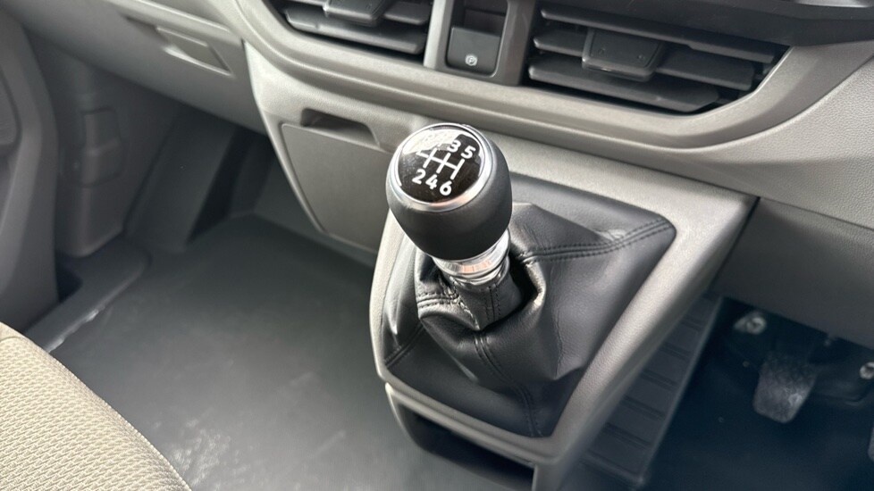 Used Volkswagen Transporter 2025 for sale - 76869291: Photo 14