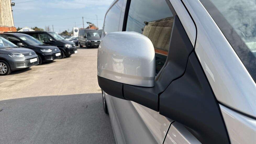 Used Volkswagen Transporter 2025 for sale - 76869291: Photo 38