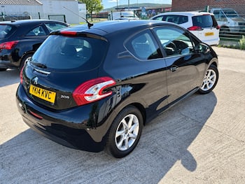 Used Peugeot 208 2014 for sale - 79548599: Photo