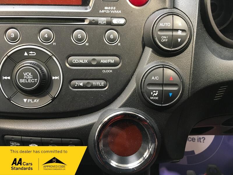 Used Honda Jazz 2011 for sale - 77386411: Photo 16