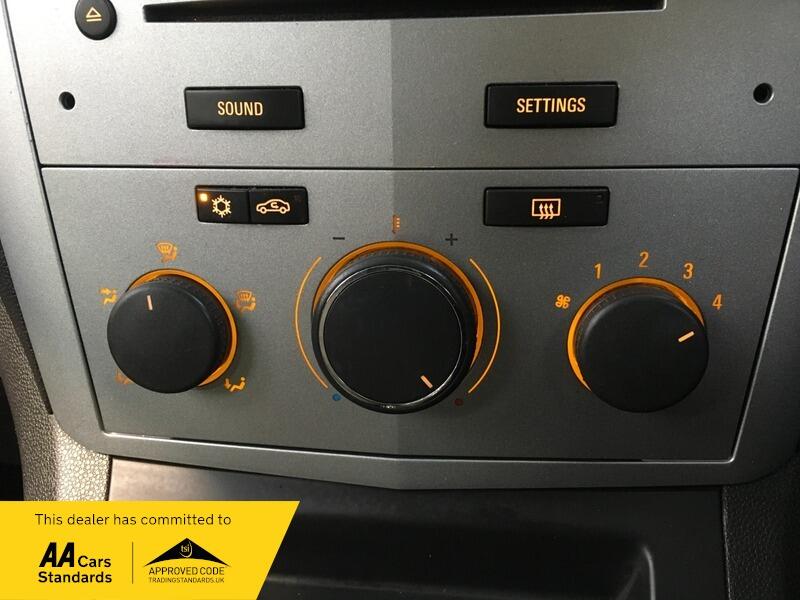 Used Vauxhall Zafira 2010 for sale - 76585507: Photo 16