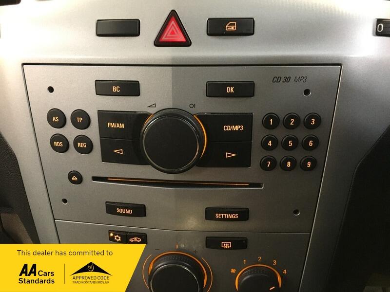 Used Vauxhall Zafira 2010 for sale - 76585507: Photo 17