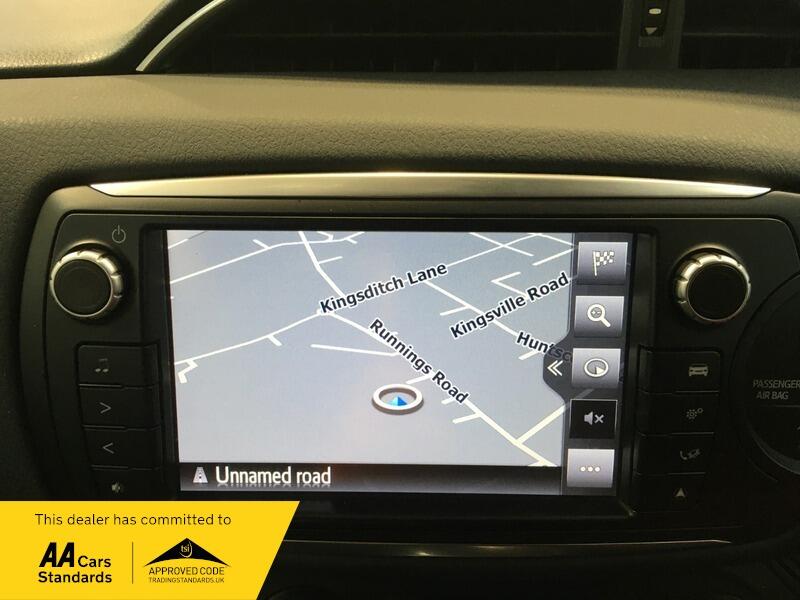 Used Toyota Yaris 2015 for sale - 77290816: Photo 15