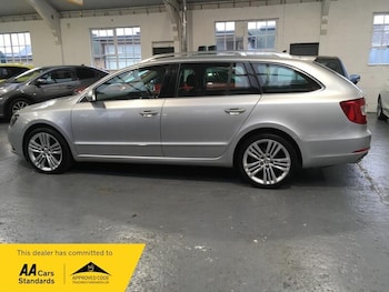Used Skoda Superb 2014 for sale - 76215638: Photo