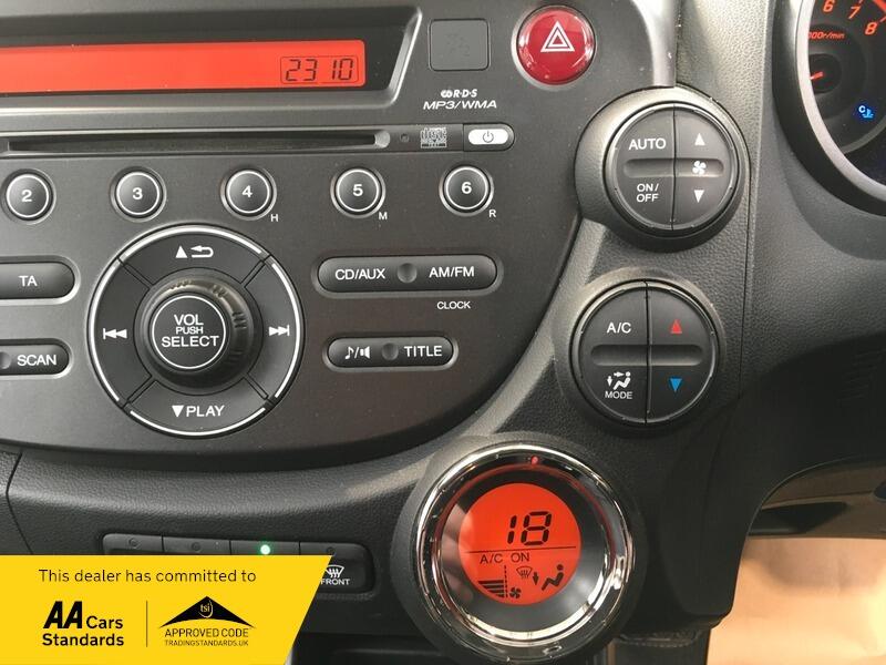 Used Honda Jazz 2015 for sale - 76000555: Photo 16