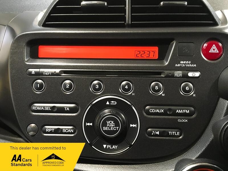 Used Honda Jazz 2014 for sale - 76976031: Photo 15