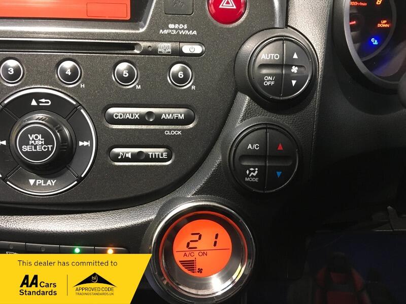 Used Honda Jazz 2014 for sale - 76976031: Photo 17