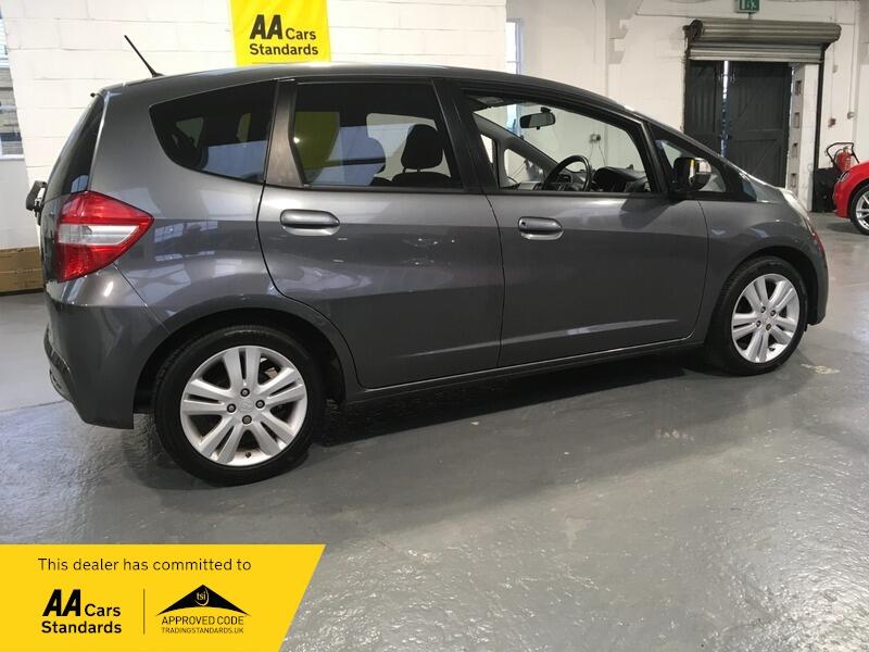 Used Honda Jazz 2014 for sale - 76976031: Photo 8