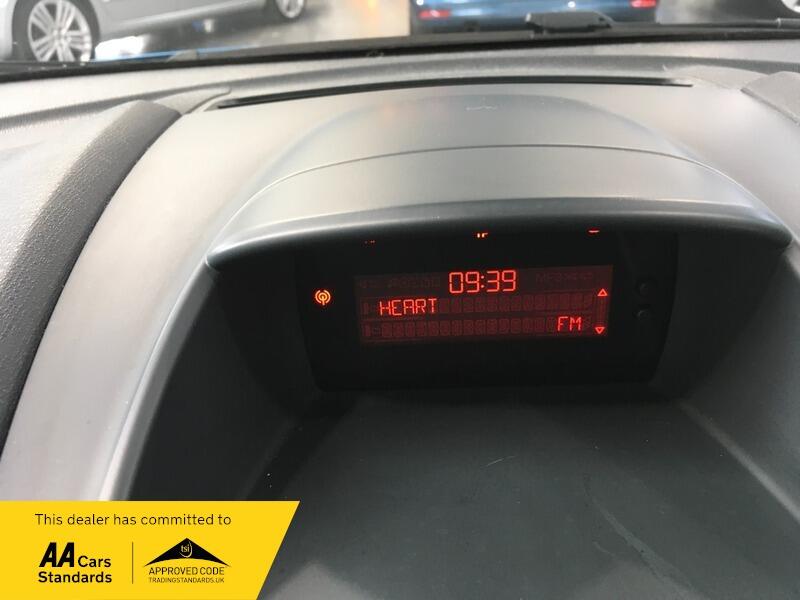 Used Ford Fiesta 2011 for sale - 76389070: Photo 14