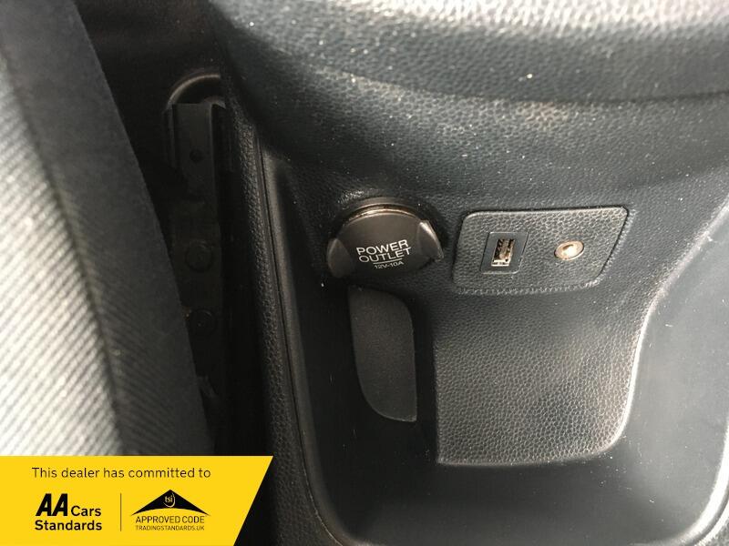 Used Ford Fiesta 2011 for sale - 76389070: Photo 15