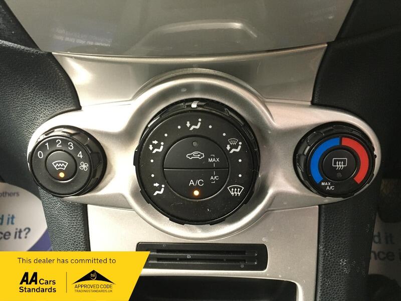 Used Ford Fiesta 2011 for sale - 76389070: Photo 16