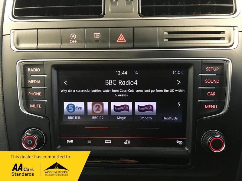 Used Volkswagen Polo 2015 for sale - 76714343: Photo 14