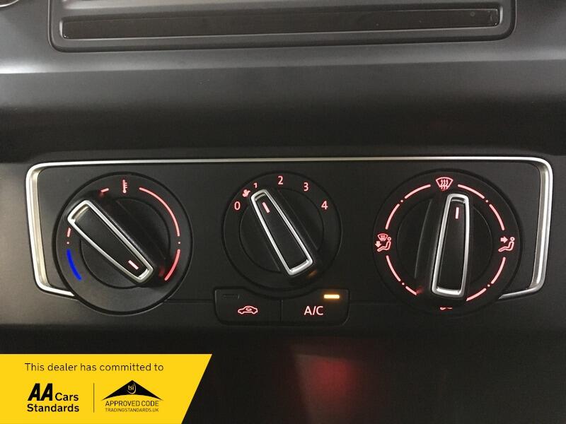 Used Volkswagen Polo 2015 for sale - 76714343: Photo 17