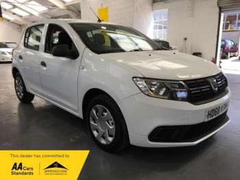 (68) - 1.0 SCe ESSENTIAL ONLY 45100 MILES!! 5-Door