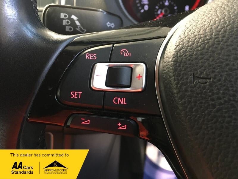 Used Volkswagen Polo 2015 for sale - 76657639: Photo 18