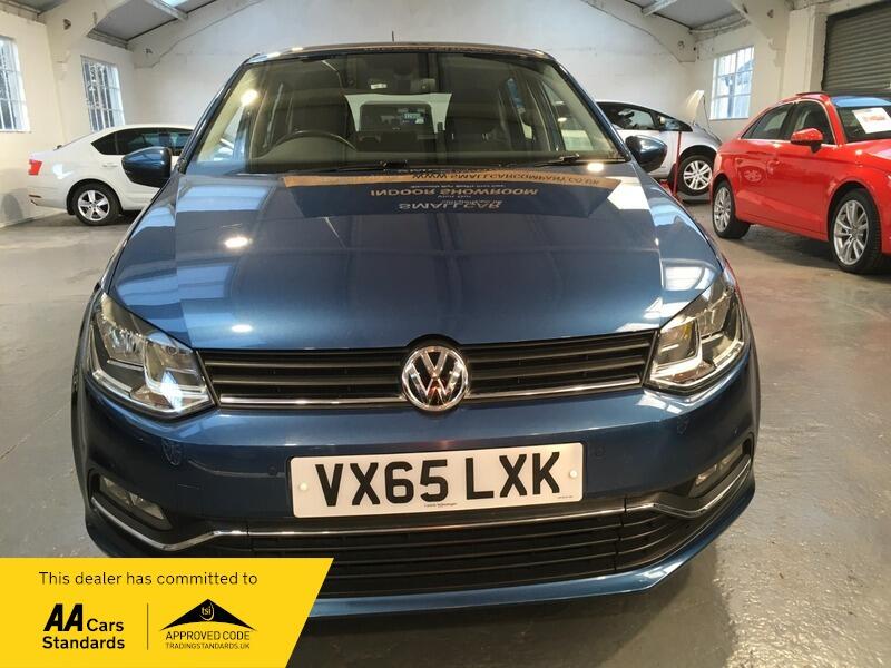 Used Volkswagen Polo 2015 for sale - 76657639: Photo 2