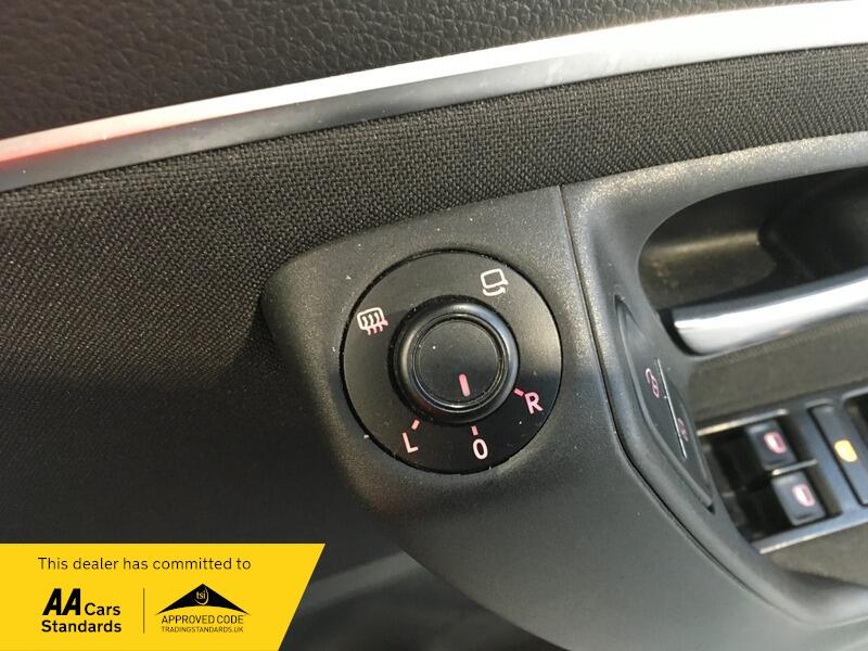 Used Volkswagen Polo 2015 for sale - 76657639: Photo 21