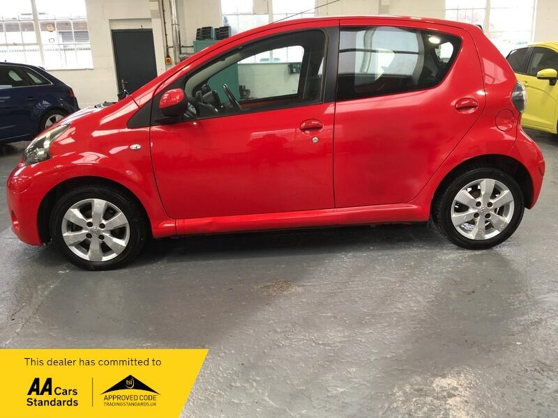 Used Toyota AYGO 2013 for sale - 76537634: Photo 4