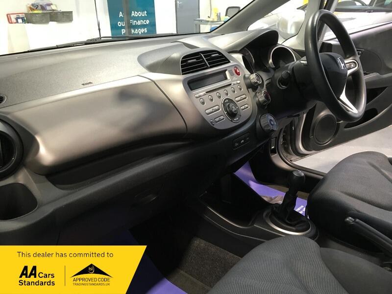 Used Honda Jazz 2009 for sale - 77839575: Photo 12