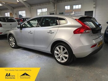 Used Volvo V40 2017 for sale - 78867022: Photo