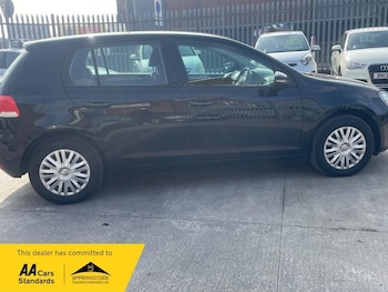 Used Volkswagen Golf 2010 for sale - 76151404: Photo