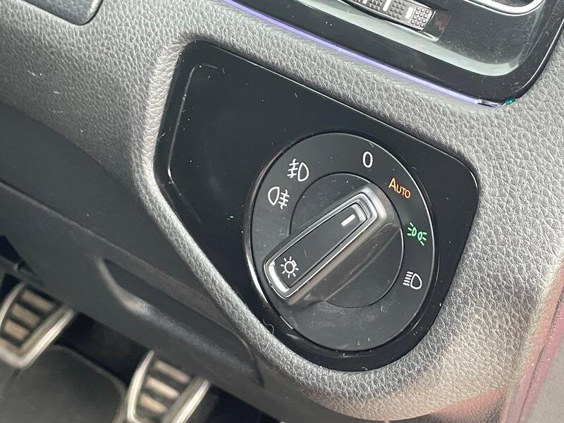 Used Volkswagen Golf 2018 for sale - 77344680: Photo 32