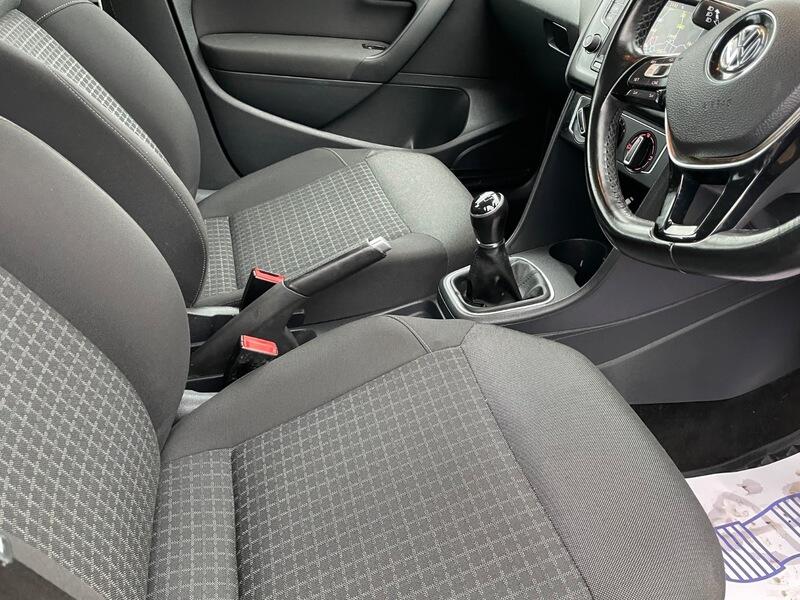 Used Volkswagen Polo 2015 for sale - 76765143: Photo 14