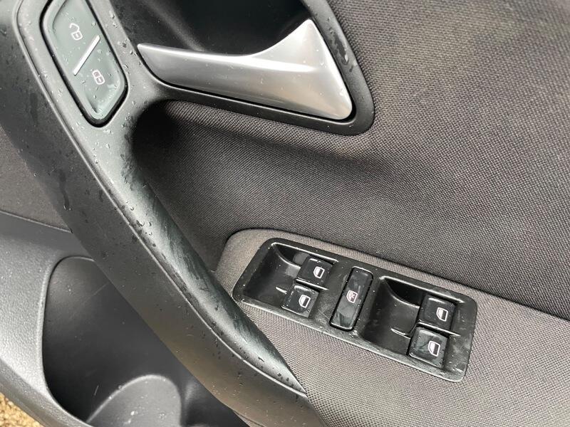 Used Volkswagen Polo 2015 for sale - 76765143: Photo 19