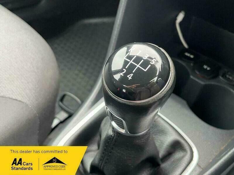 Used Volkswagen Polo 2015 for sale - 76765143: Photo 34