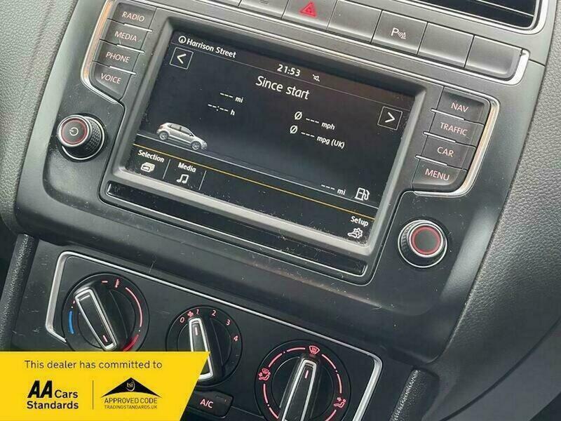 Used Volkswagen Polo 2015 for sale - 76765143: Photo 36