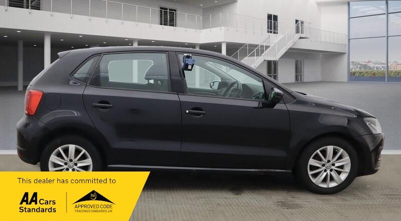 Used Volkswagen Polo 2015 for sale - 76765143: Photo 5