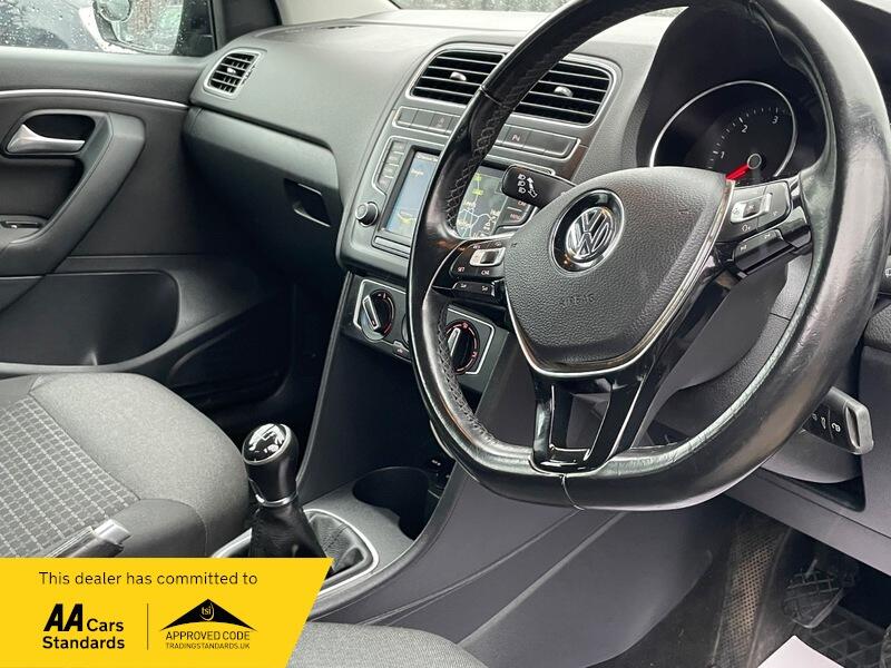 Used Volkswagen Polo 2015 for sale - 76765143: Photo 9