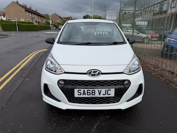 Used Hyundai i10 2018 for sale - 78628180: Photo