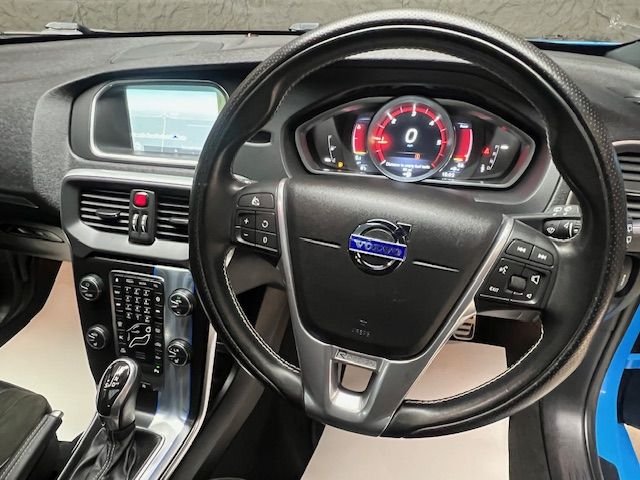 Used Volvo V40 2015 for sale - 77211988: Photo 15